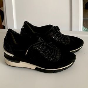 Wishbone sneaker wedges